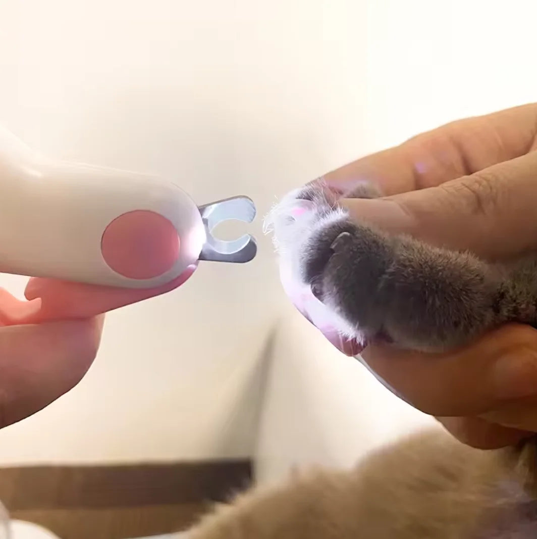 😽HappyPaws LED Cat Nail Clipper